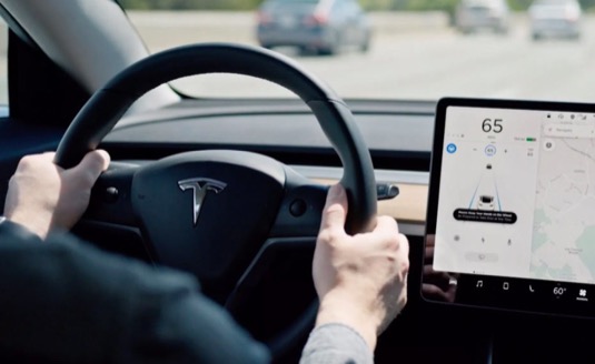 auto elektromobily Tesla Autopilot
