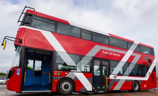 auto autobus doubledecker na vodík