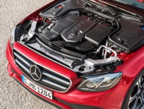 Vozidla, homologovaná v souladu s emisní normou Euro 6d-TEMP, se vyznačují výrazně nižšími emisemi NOx. Tuto normu splňují všechny nové osobní vozy Mercedes-Benz, které lze v současnosti objednávat.