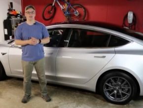 auto elektromobil Tesla Model 3