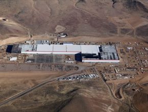 auto elektromobily výroba baterií Tesla Gigafactory Gigatovárna 1