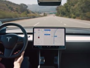 auto elektromobily Tesla Autopilot robotické řízení autonomní