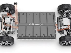 Volkswagen v současné době investuje miliardy eur do vlastní výroby baterií v Evropě.