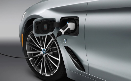 elektroauta elektromobily plug-in hybrid BMW