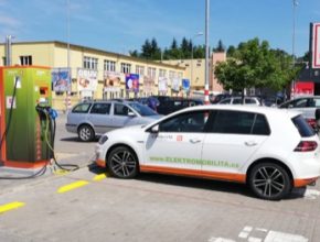 auto elektromobily rychlonabíjecí stanice Kaufland Blansko ČEZ