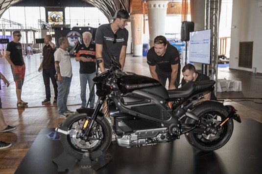 elektromotorka elektrická motorka Harley-Davidson LiveWire