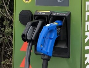 auto elektromobily nabíjecí stanice konektory