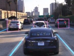 auto elektromobily robotické řízení autonomní vůz Tesla