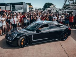 auto elektromobil Porsche Taycan