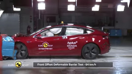 auto elektromobil Tesla Model 3 Crash Test Euro NCAP