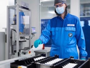Výroba bateriových článků v továrně BMW