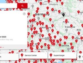 auto mapa nabíjecích stanic Tesla Supercharger