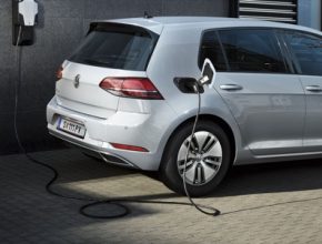 Nabíjení elektromobilu Volkswagen e-Golf