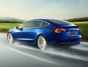 auto elektromobil Tesla Model 3