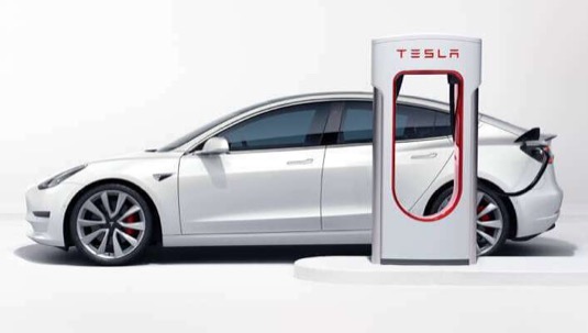 auto elektromobil Tesla Model 3 Supercharger 72 GWh