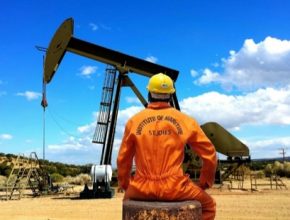 Těžba ropy - ropný vrt
