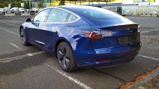 Elektromobil Tesla Model 3