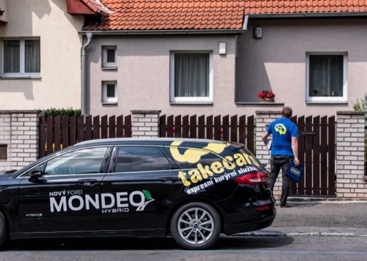 auto Ford Mondeo kombi HEV