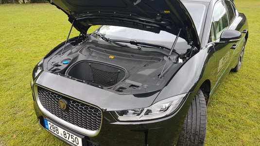 Přední úložný prostor elektromobilu Jaguar I-PACE
