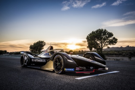 Z technického hlediska je DS E-Tense FE20 výsledkem práce vývojářů vycházející z vlastností dvojnásobného šampiona, modelu DS E-Tense FE19.