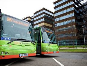 Nasazení elektrobusů do ostrého provozu je jedním z kroků k udržitelnějšímu městu.