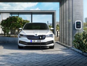 auto plug-in hybrid Škoda Superb IV