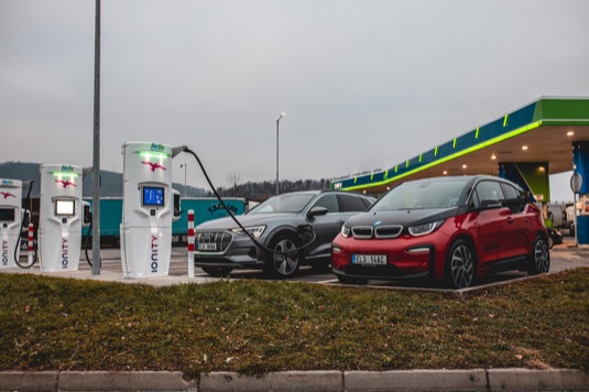 V příštím roce bude spolupráce OMV a IONITY pokračovat, v roce 2020 budou otevřeny minimálně další dvě dobíjecí stanice na dálnici D1