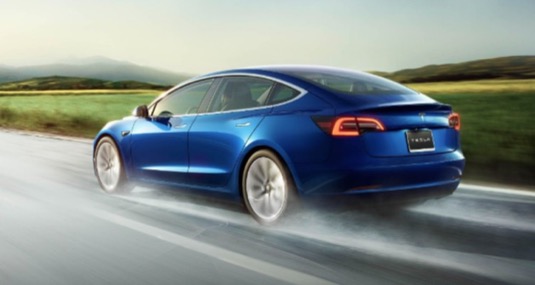 auto elektromobil Tesla Model 3
