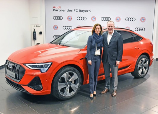 Audi a FC Bayern Mnichov kráčí do budoucnosti společně. Obě prémiové značky tvoří od roku 2002 silný tým a nyní své partnerství prodloužily až do roku 2029 a rozšířily jeho záběr.