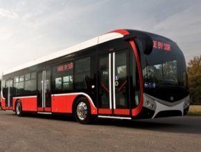 Český výrobce autobusů SOR Libchavy letos pokořil hranici 100 ks elektrobusů dodaných od roku 2011. Za tímto účelem vytvořil s EVC coby dodavatelem trakční baterie variantu elektrobusu ENS s 388kWh baterií, která oproti standardním 242kWh nabízí dojezd přes 250 km/nabití.