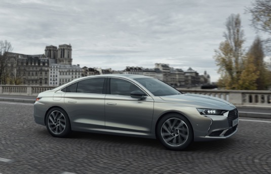 auto plug-in hybrid DS9 E-Tense