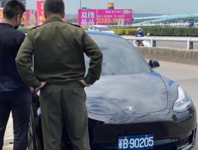 auto elektromobil Tesla Model 3 Tchaj-wan armáda