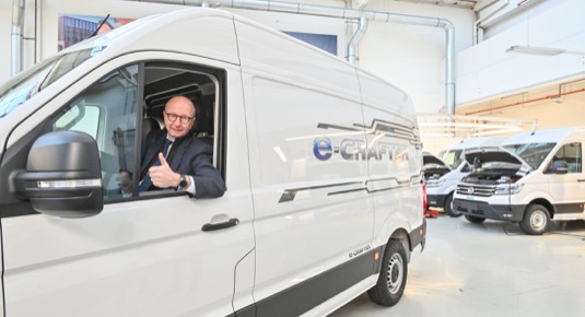 Jde o dosud největší objednávkuz čistě elektrických vozů e-Crafter. Chronopost spoléhá na přepravu s nulovými lokálními emisemi.