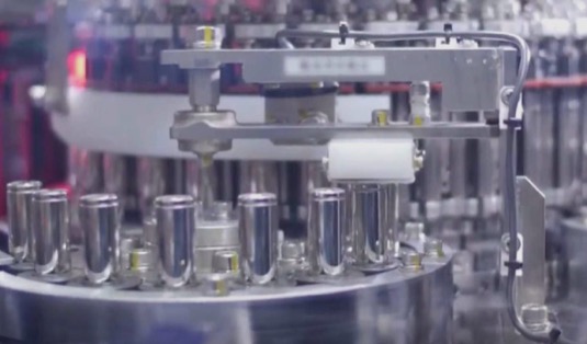 výroba bateriových článků baterií Tesla Fremont