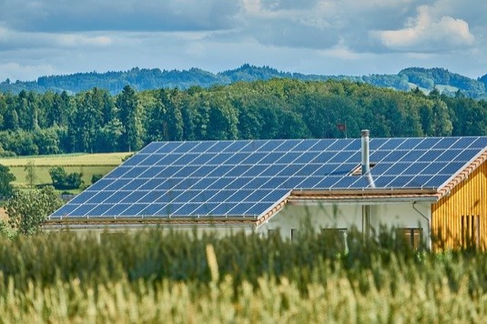 solární střešní elektrárny panely fotovoltaika