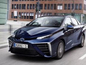 Toyota Mirai auto na vodík