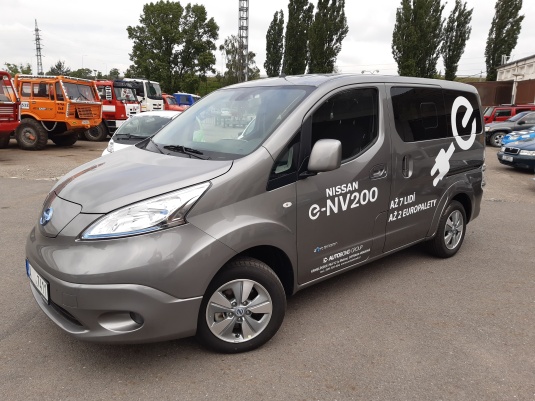 auto elektromobil elektrododávka elektrická dodávka Nissan eNV200 eValia