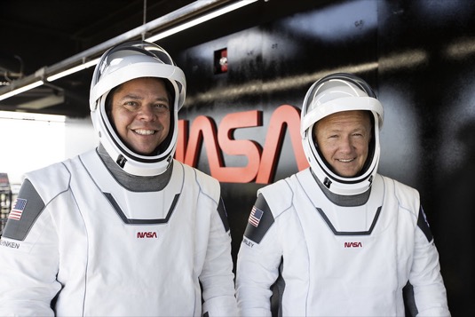 Astronauti Bob Behnken a Doug Hurley