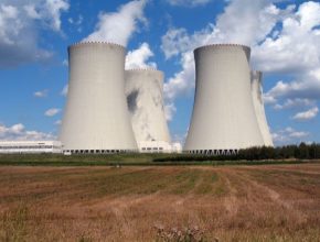 chladící věže jaderné elektrárny