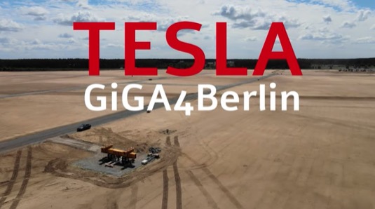 stavba základů evropské Tesla Gigatovárny 4 u Berlína