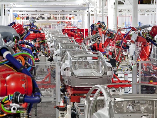 auto elektromobily výroba Tesla Model S továrna