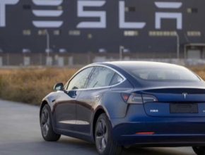 auto elektromobil Tesla Model 3
