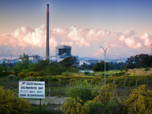 uhelná elektrárna Španělsko - Central térmica de los Barrios v provincii Cádiz