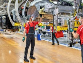 auto výroba elektromobilů Porsche Lipsko továrna