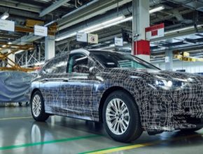 auto elektromobil BMW iNext iX