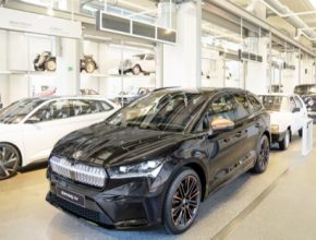 auto elektromobil Škoda Enyaq iV