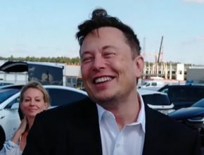 auto elektromobily Elon Musk Tesla Gigatovárna Berlín
