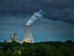 továrna komín energetika