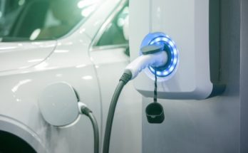Největší podíl nových registrací tvoří firemní vozy, přesto jsou české podniky v zavádění vozů na alternativní pohony zdrženlivé. Podle průzkumu Arval Mobility Observatory se bateriové elektromobily objevují jen ve 4 % firemních flotil, což je čtyřnásobně méně než ve zbytku zemí EU.