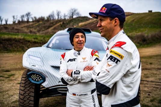Týmovou partnerkou jezdce značky CUPRA Mattiase Ekströma bude německá jezdkyně Claudia Hürtgenová, která bude rovněž usedat za volant elektromobilu e-CUPRA ABT XE1 